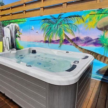 "Chez Claudia "Charmant Logement Avec Jacuzzi Privatif En Toute Intimite Sur Belle Terrasse Exterieure En Bois Et Piscine Courcelles 외부 사진